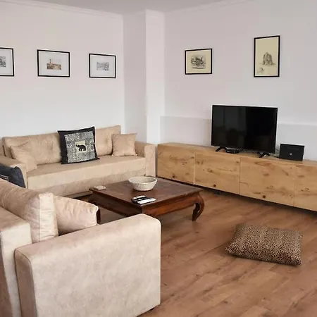 דירה E Apartment, In Center, Cozy טיראנה