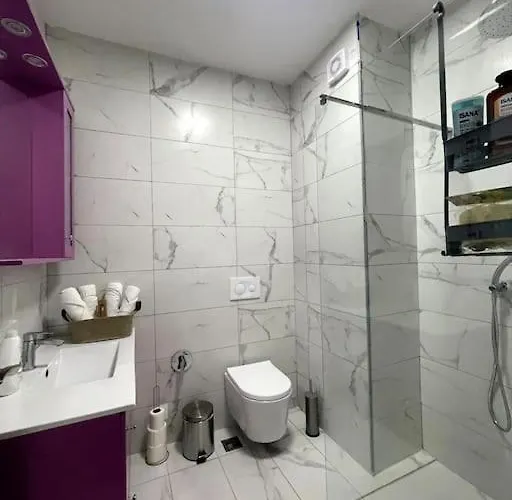 E Apartment, In Center, Cozy Apartment *