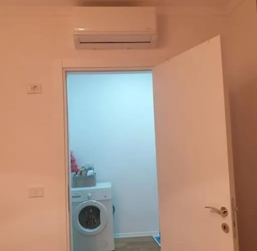 E Apartment, In Center, Cozy *